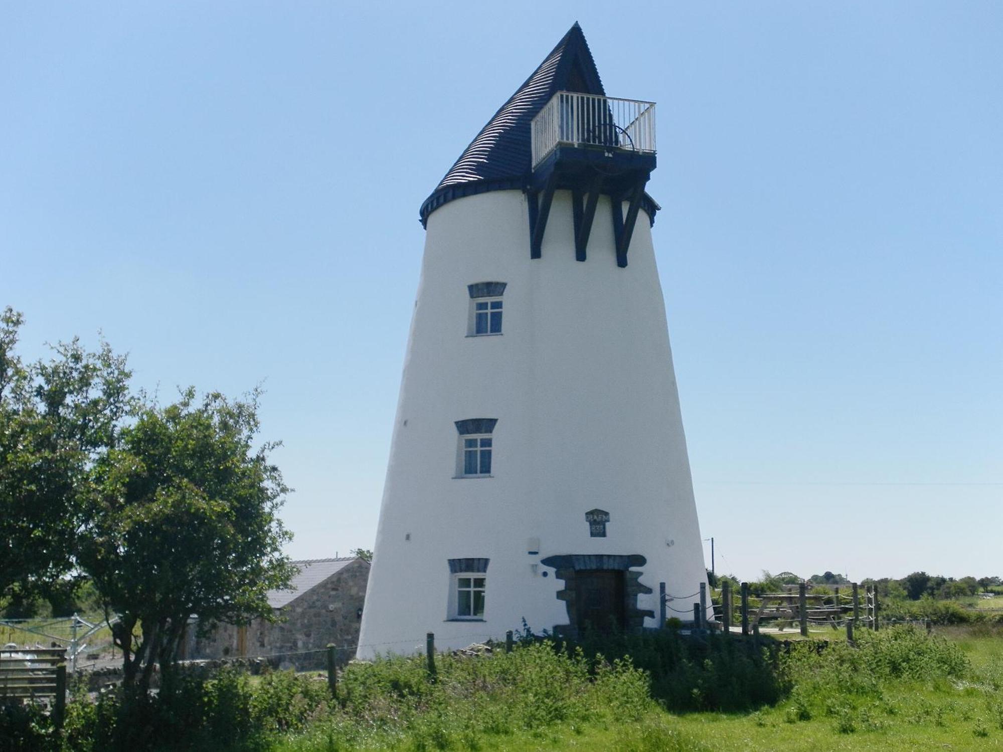 The Windmill Villa Coedana Екстериор снимка