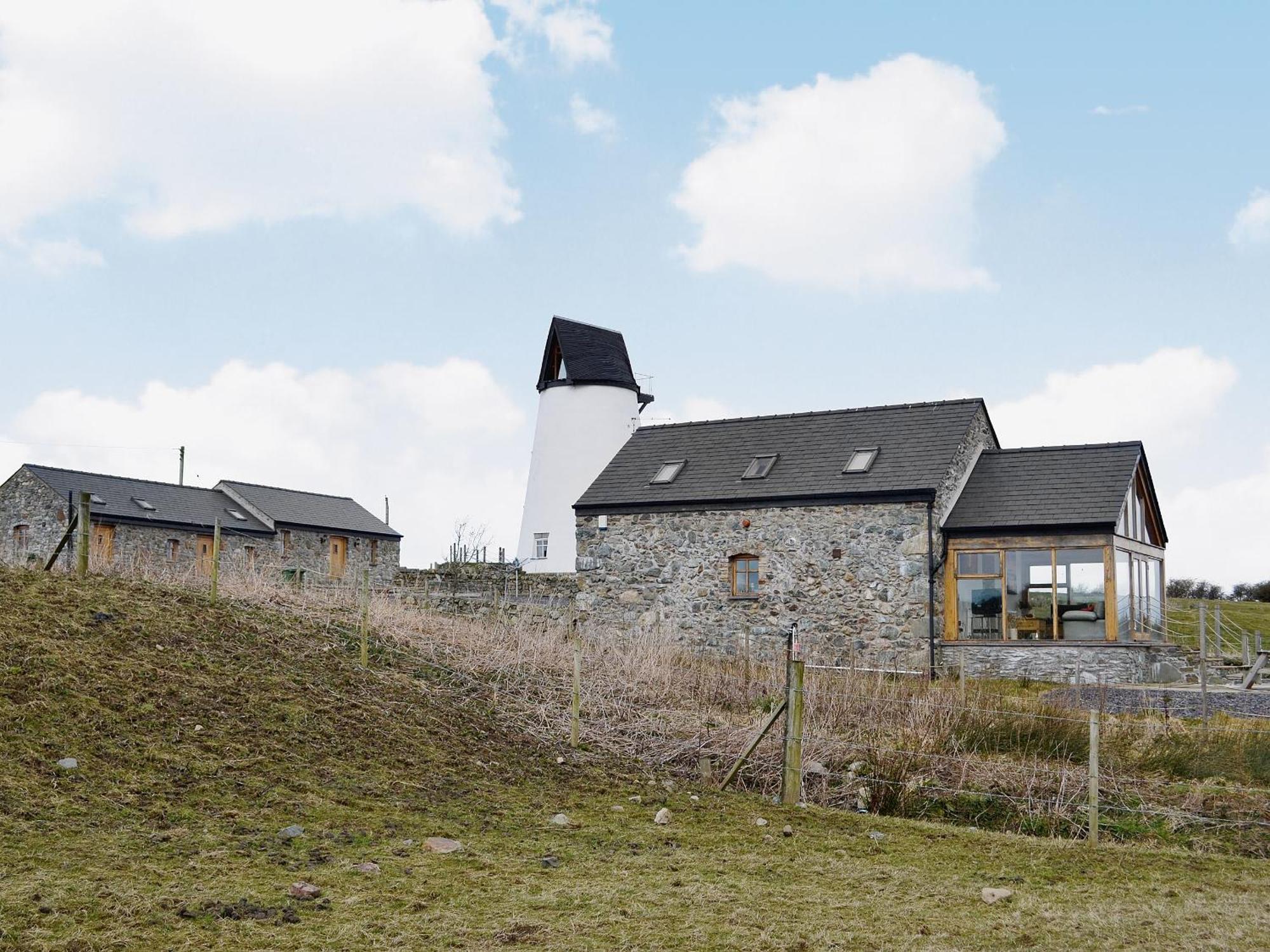 The Windmill Villa Coedana Екстериор снимка